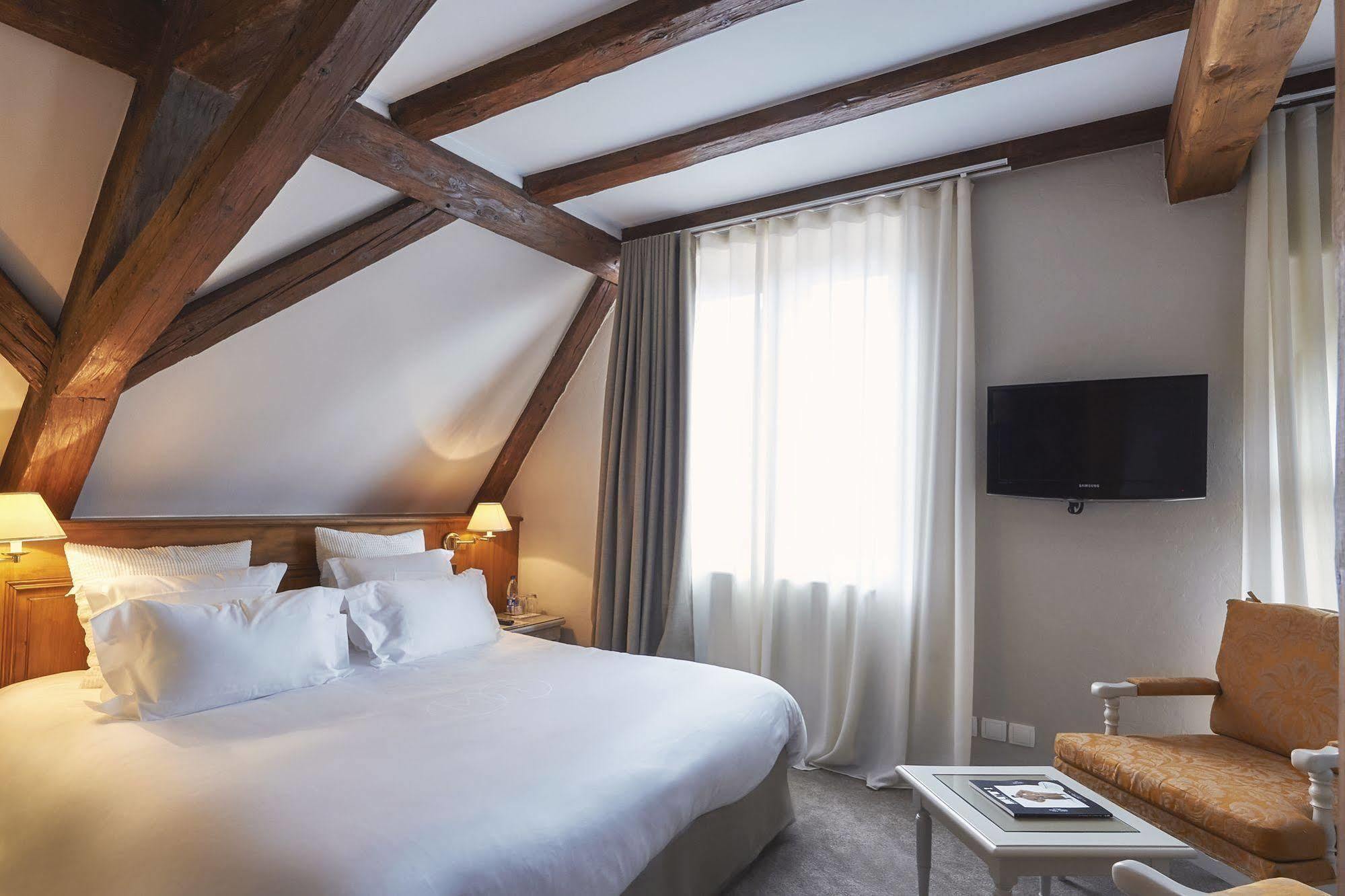 Relais & Chateaux La Maison Des Tetes Colmar Exteriör bild