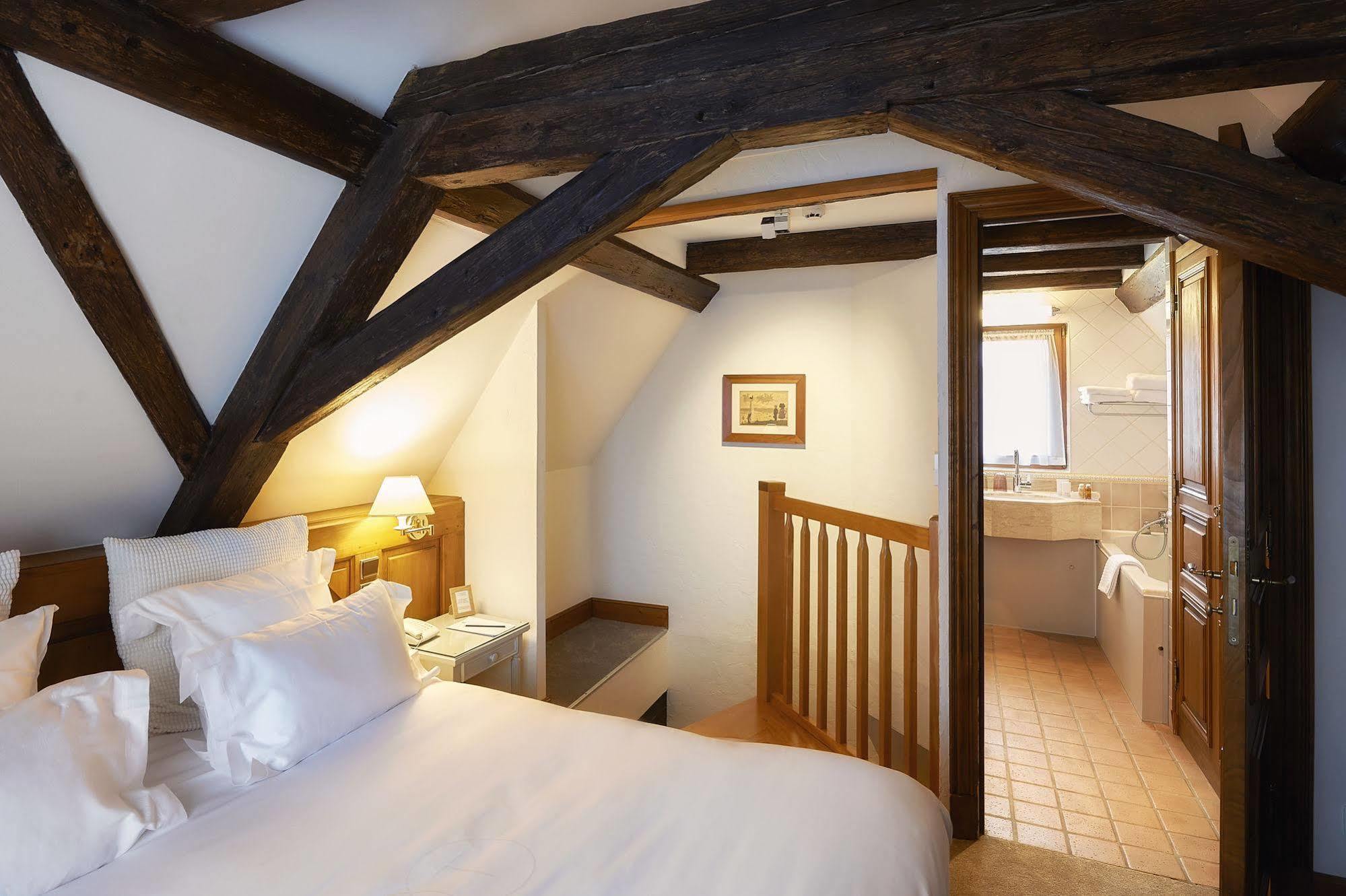 Relais & Chateaux La Maison Des Tetes Colmar Exteriör bild